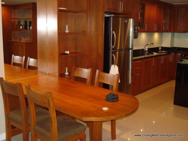 Large Condo with Pool View