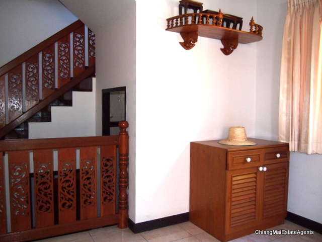 3 bed/ 3 bath Corner Lot