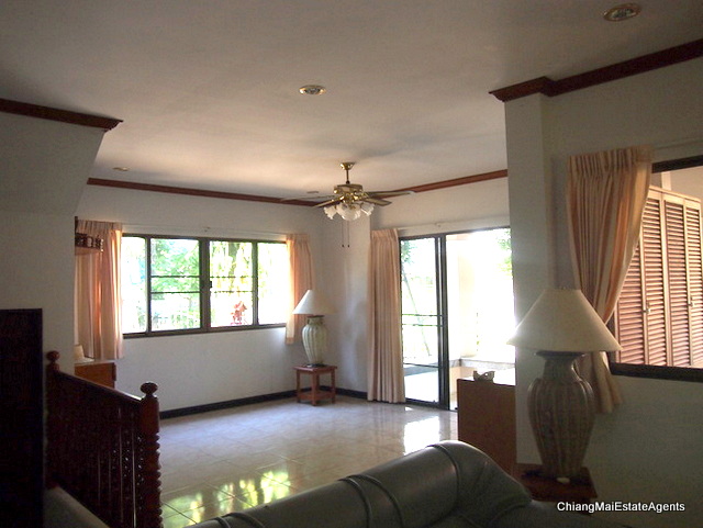 3 bed/ 3 bath Corner Lot
