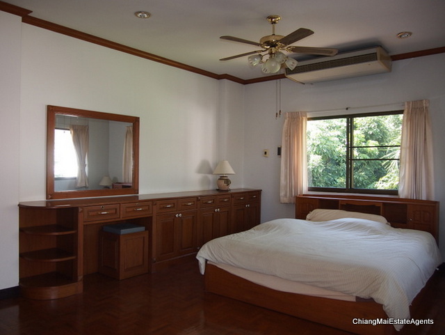 3 bed/ 3 bath Corner Lot