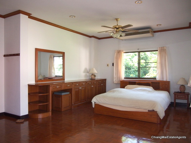 3 bed/ 3 bath Corner Lot
