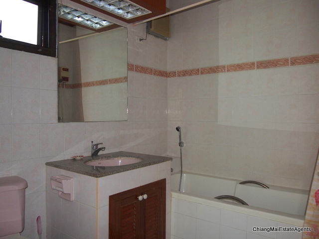 3 bed/ 3 bath Corner Lot