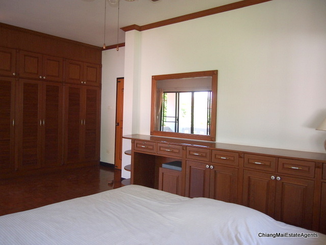 3 bed/ 3 bath Corner Lot