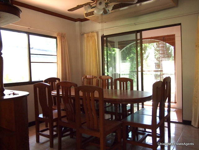 3 bed/ 3 bath Corner Lot