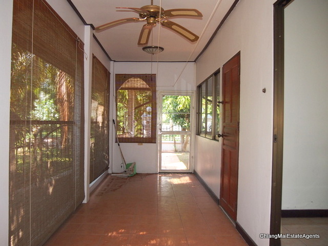 3 bed/ 3 bath Corner Lot
