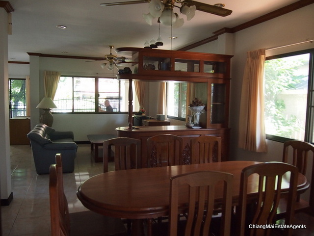 3 bed/ 3 bath Corner Lot