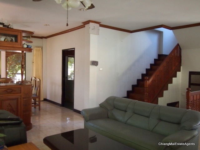 3 bed/ 3 bath Corner Lot