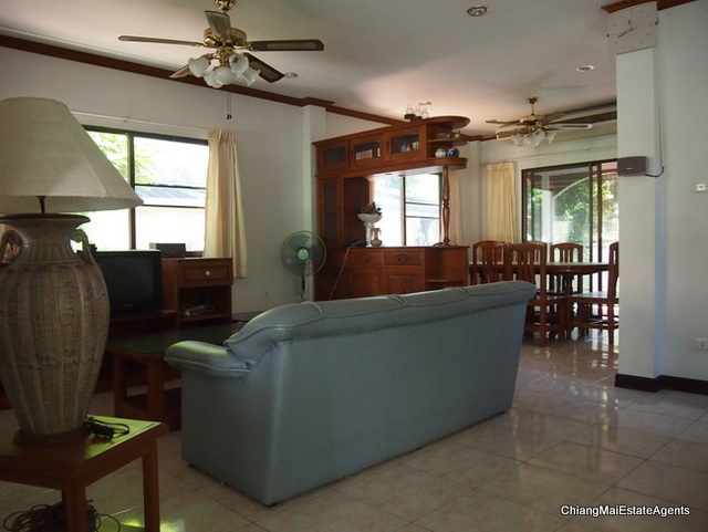 3 bed/ 3 bath Corner Lot