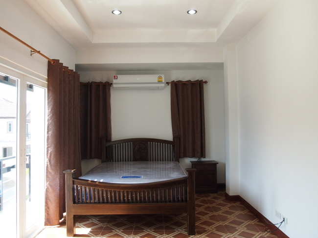 3 Bedroom/ 4 Bathroom House for Rent in City