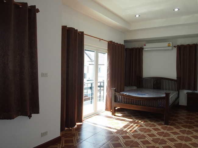 3 Bedroom/ 4 Bathroom House for Rent in City