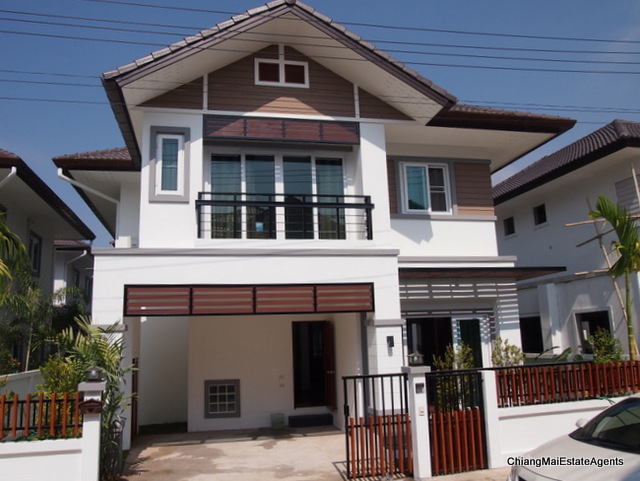 3 Bedroom/ 4 Bathroom House for Rent in City