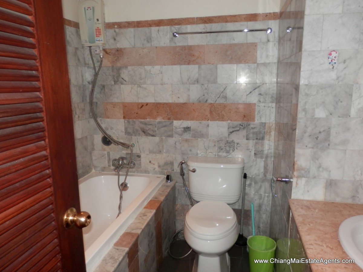 Condo in Galae Thong Condo, Nr. Chang Klang Road