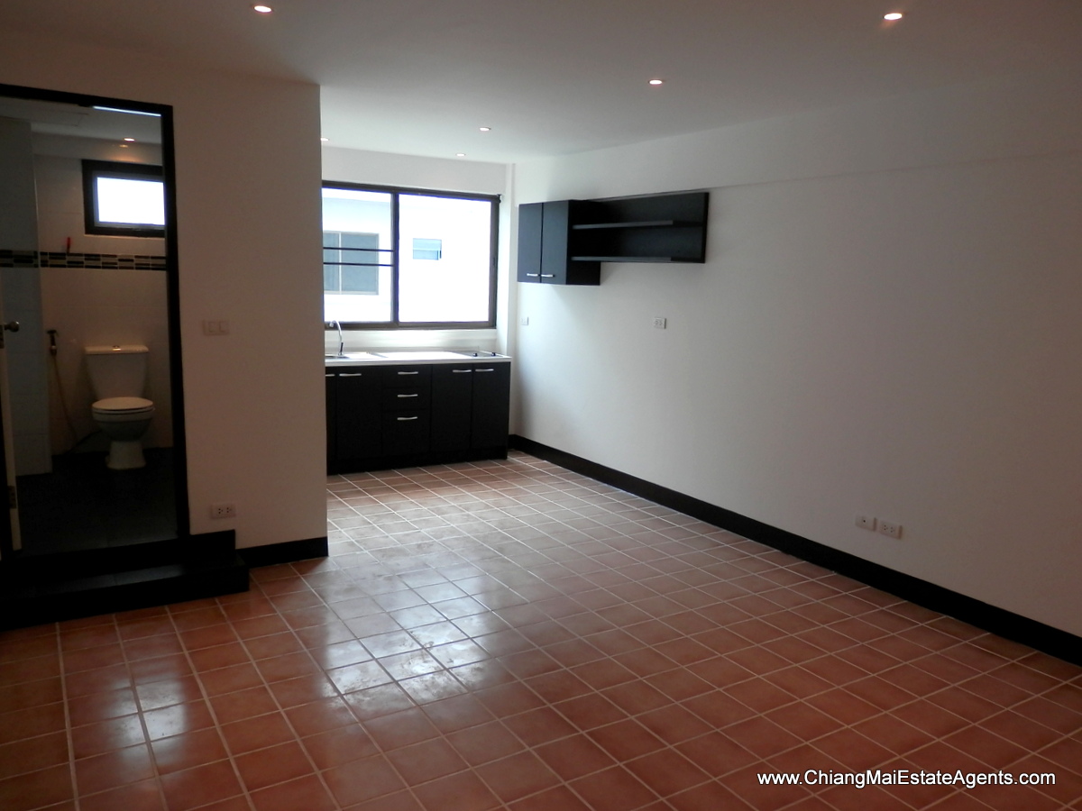 REDUCED: Newly Renovated 1 Bed Condo in PP Condominium