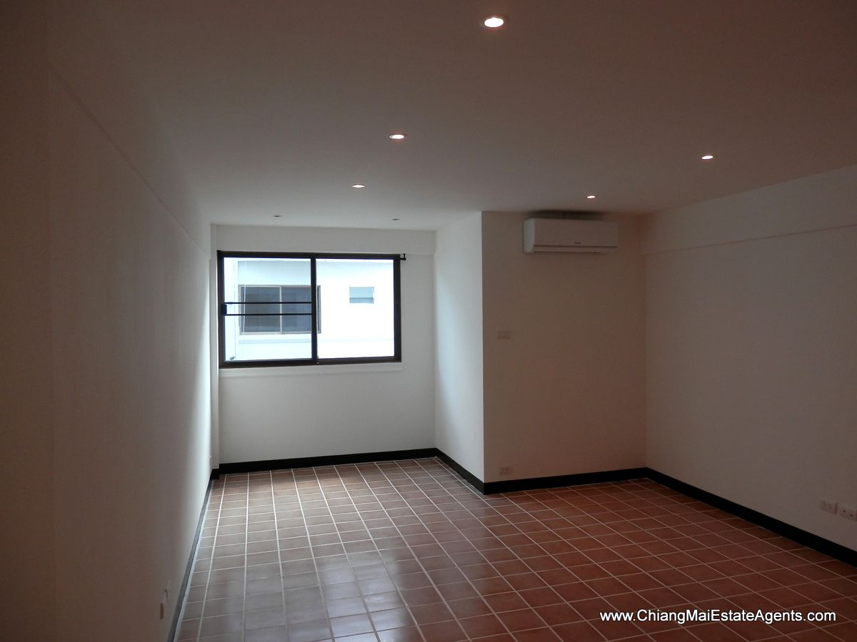 REDUCED: Newly Renovated 1 Bed Condo in PP Condominium