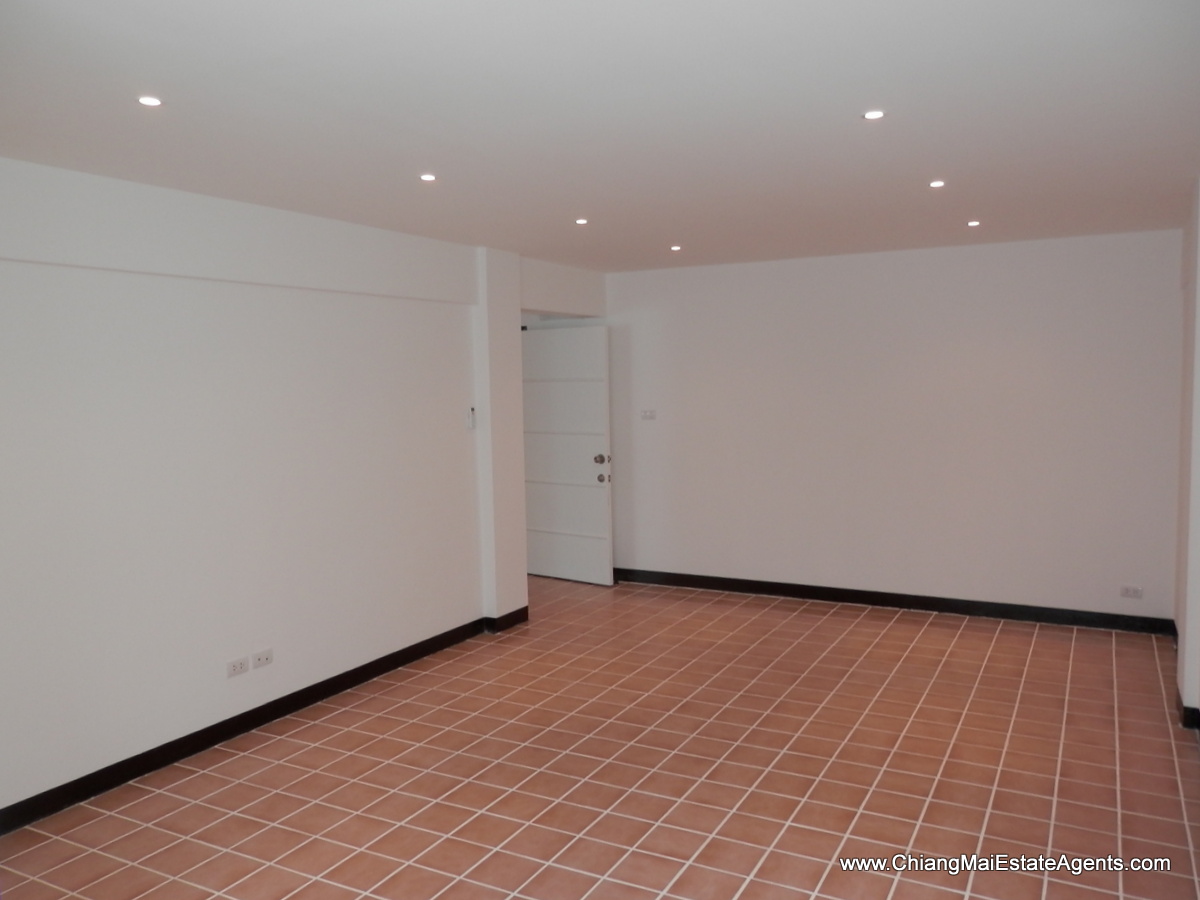 REDUCED: Newly Renovated 1 Bed Condo in PP Condominium