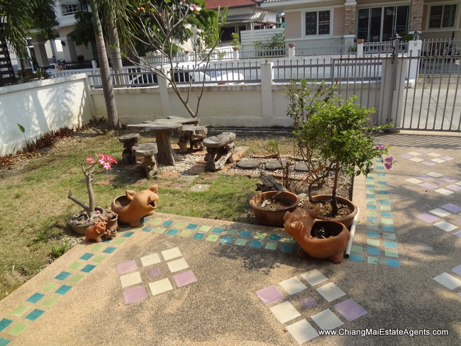2 bedrooms house for rent