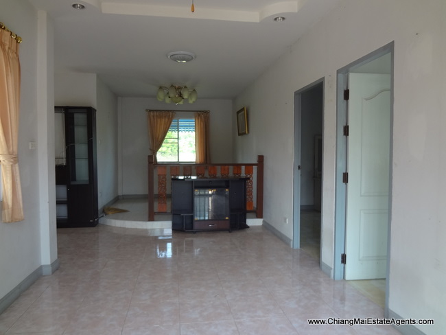 2 bedrooms house for rent