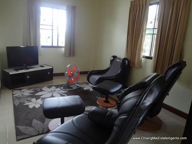 3 Bedrooms house with fully furnished.