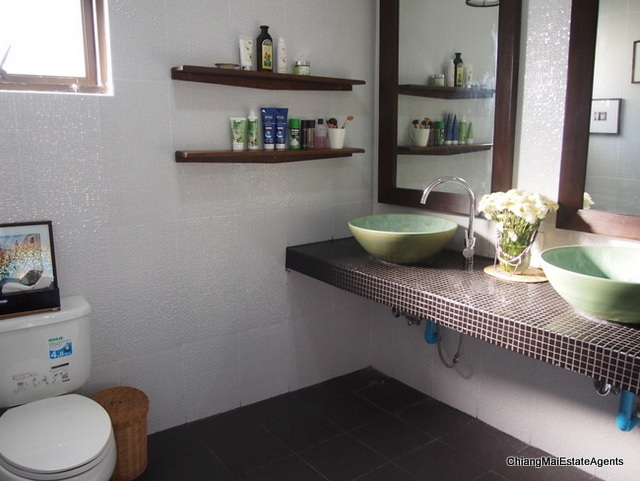 For Sale 3 bed/3bath/4 aircon