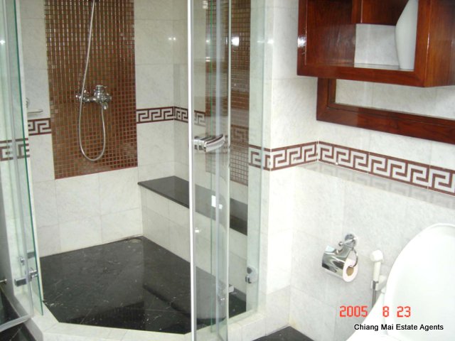5 Bedroom House for Rent in Lanna Tara