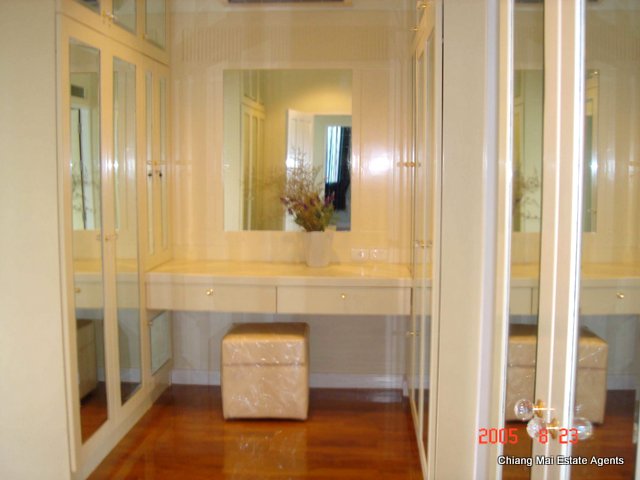 5 Bedroom House for Rent in Lanna Tara