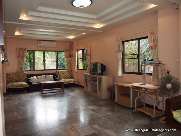 Large 4 Bedroom Home in Koolpunt Ville 5