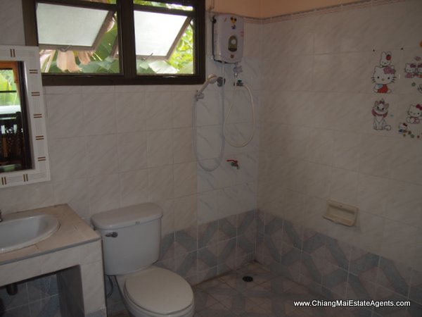 Large 4 Bedroom Home in Koolpunt Ville 5