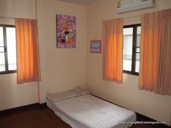Large 4 Bedroom Home in Koolpunt Ville 5