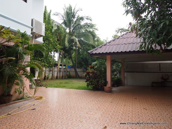 Large 4 Bedroom Home in Koolpunt Ville 5