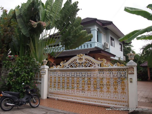 Large 4 Bedroom Home in Koolpunt Ville 5