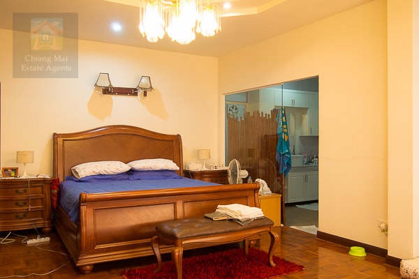 4 Bed Bungalow with Pool for Sale in Rungarun 3