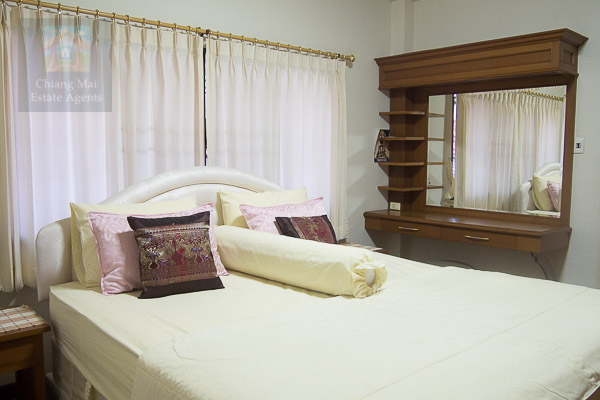 4 Bed Bungalow with Pool for Sale in Rungarun 3