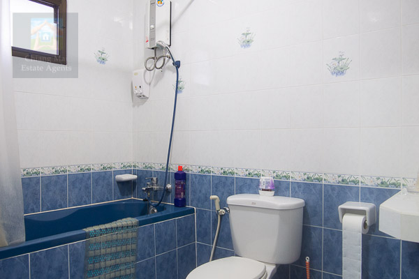 4 Bed Bungalow with Pool for Sale in Rungarun 3