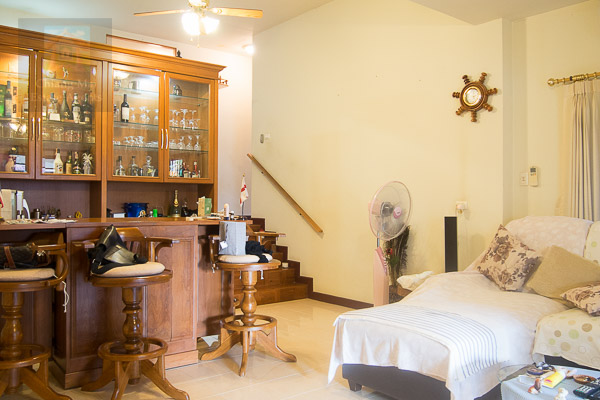 4 Bed Bungalow with Pool for Sale in Rungarun 3