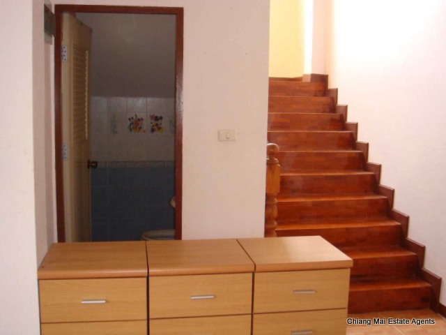 Absolutely Appealing 3 Bed/3 Bath Home with Large Garden for Rent