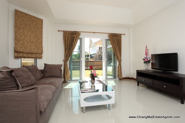 4 Bed Home with Large Garden in Sansaran