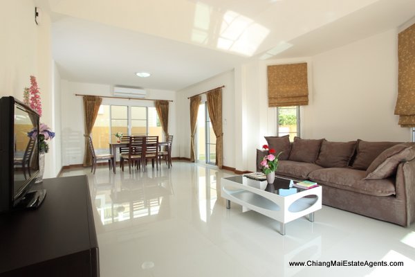 4 Bed Home with Large Garden in Sansaran