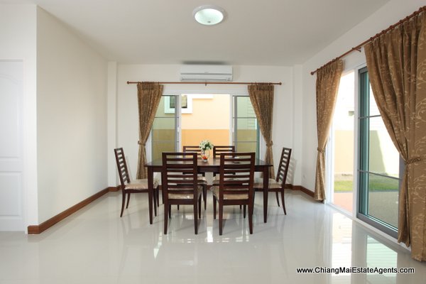 4 Bed Home with Large Garden in Sansaran