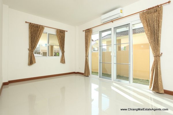 4 Bed Home with Large Garden in Sansaran