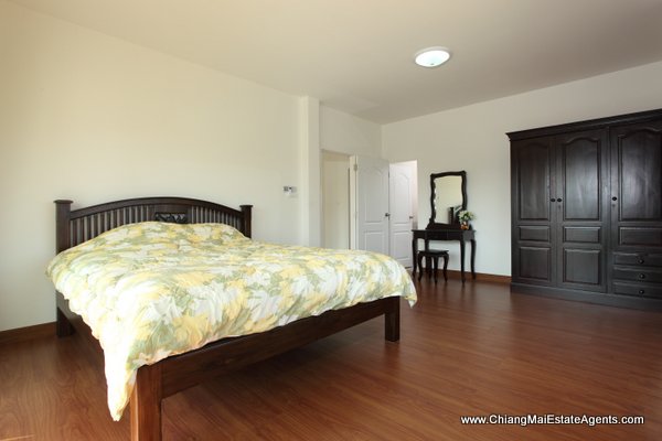 4 Bed Home with Large Garden in Sansaran