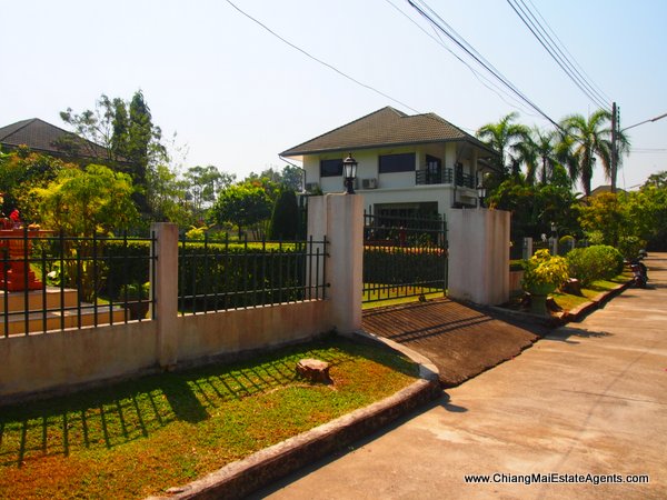 Home For Sale in Pinery Home