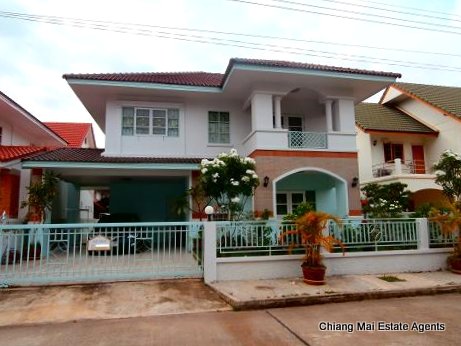 3 Bedroom House For Rent Near Mee Chok Plaza