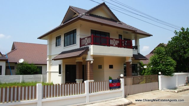 3 Bedroom Home Close to the City