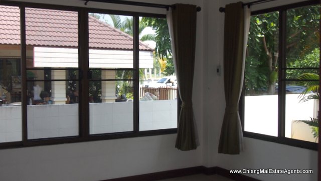 3 Bedroom Home Close to the City