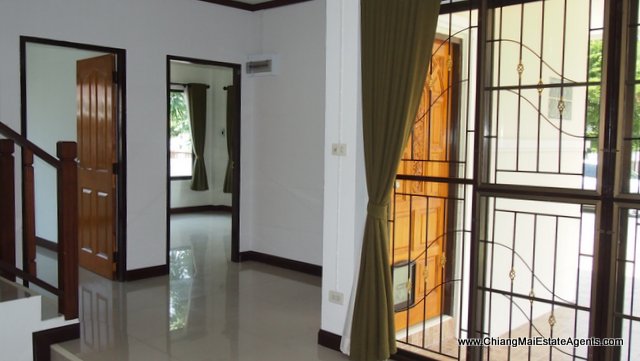 3 Bedroom Home Close to the City
