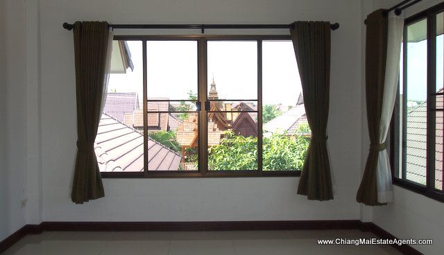 3 Bedroom Home Close to the City