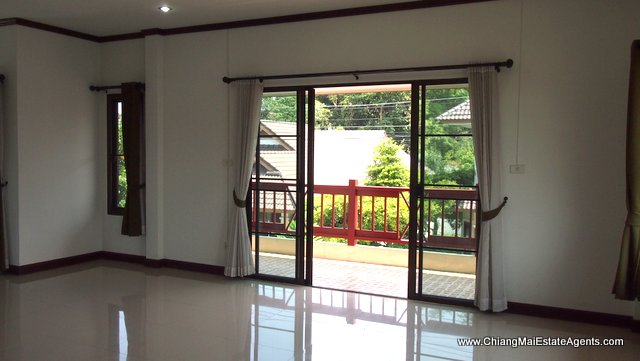 3 Bedroom Home Close to the City
