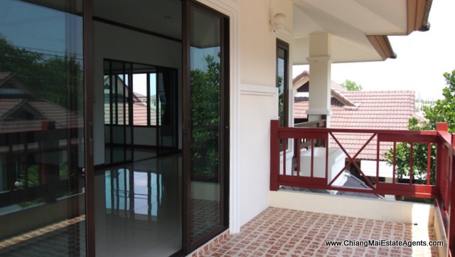 3 Bedroom Home Close to the City