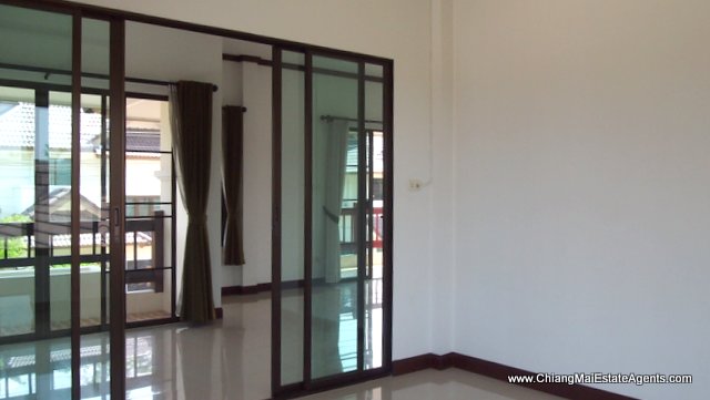 3 Bedroom Home Close to the City
