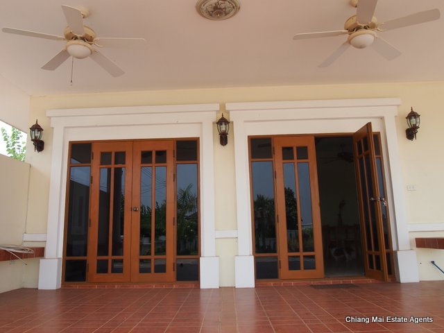 Lovely Bungalow with Large Garden for Rent in Hang Dong